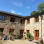 Croneybyrne Courtyard 別荘 Clara