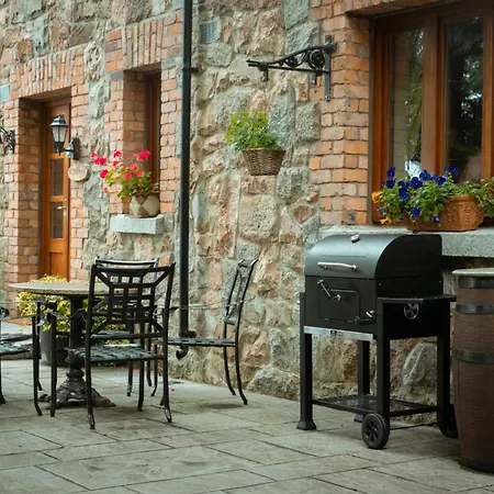 בית נופש Croneybyrne Courtyard *