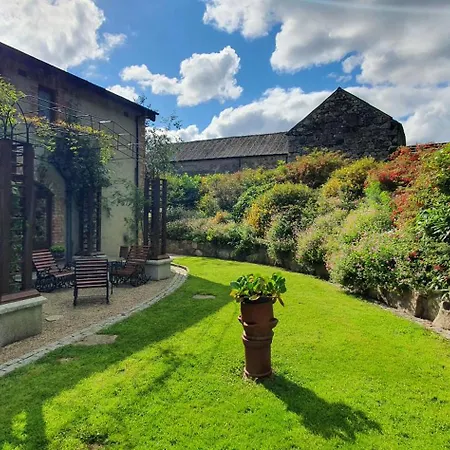 Croneybyrne Courtyard בית נופש *