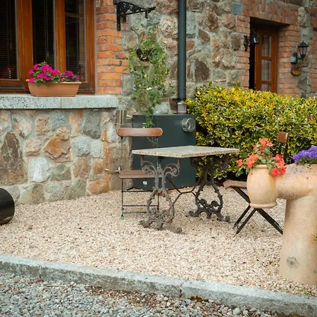 Croneybyrne Courtyard Clara