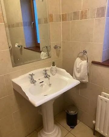 Croneybyrne Courtyard בית נופש Clara