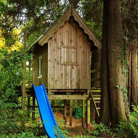 Holiday home Croneybyrne Courtyard