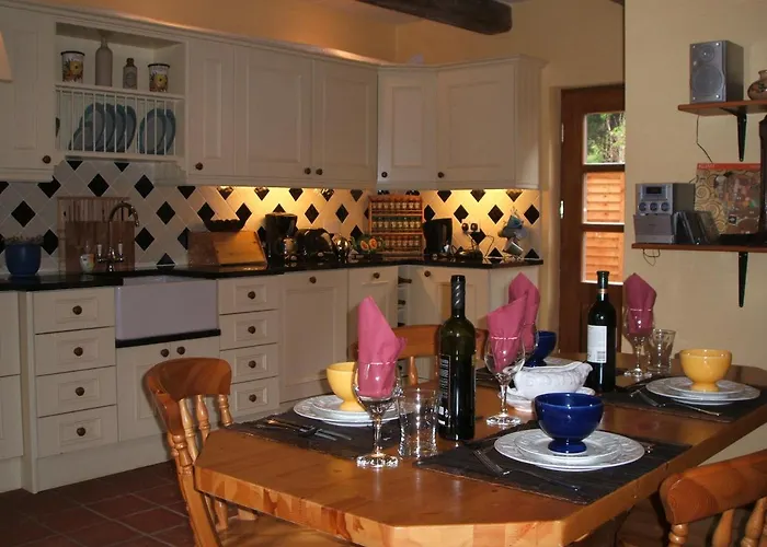 Croneybyrne Courtyard * Clara