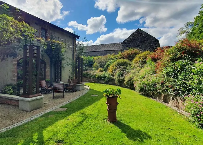 Croneybyrne Courtyard Дом отдыха *