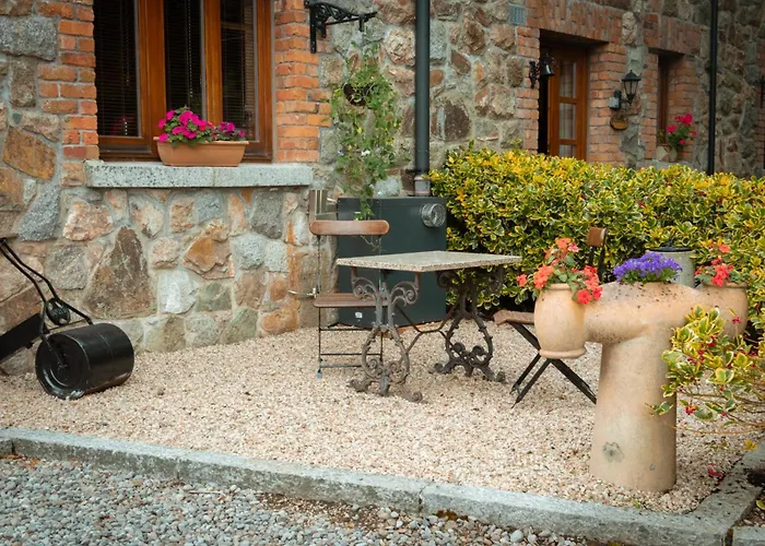 Croneybyrne Courtyard Clara