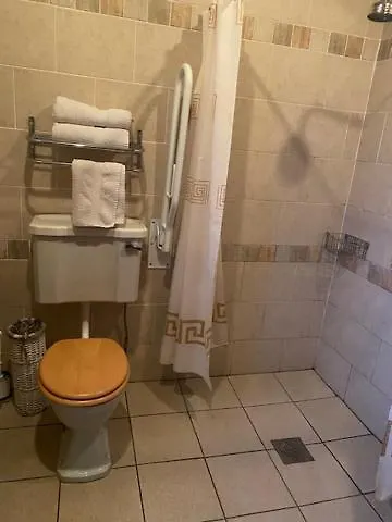 Croneybyrne Courtyard * Clara