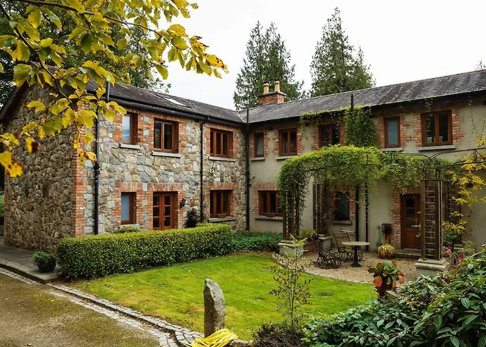 Croneybyrne Courtyard * Clara