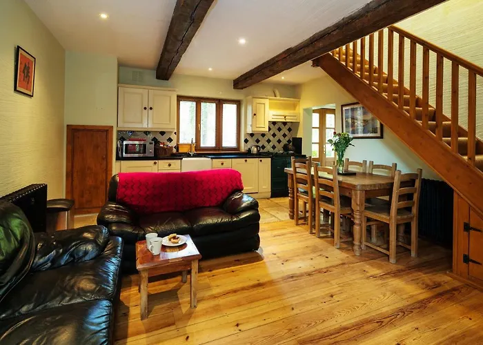 Croneybyrne Courtyard Clara